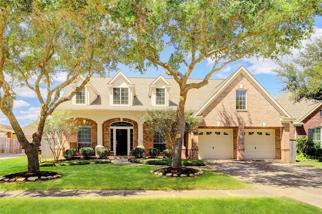 $545,000 | 2331 Upland Park Drive | Greatwood