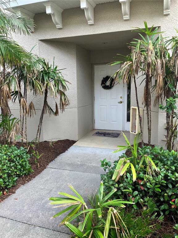 a view of a garage with a fountain