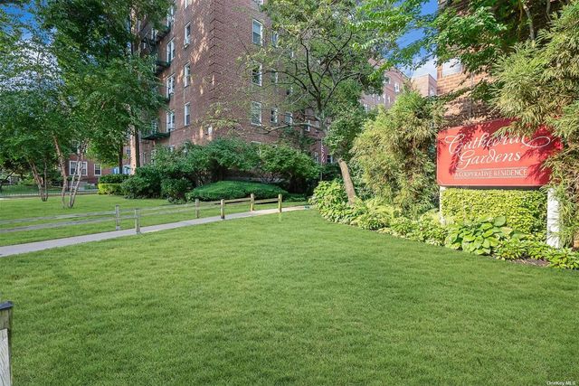 $249,999 | 36 Cathedral Avenue, Unit 3B | Hempstead Village