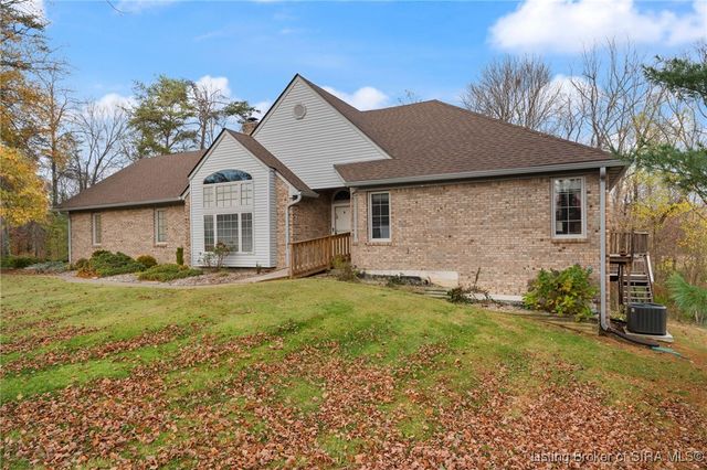 $349,900 | 1121 Oakenshaw Drive | Georgetown Township - Floyd County