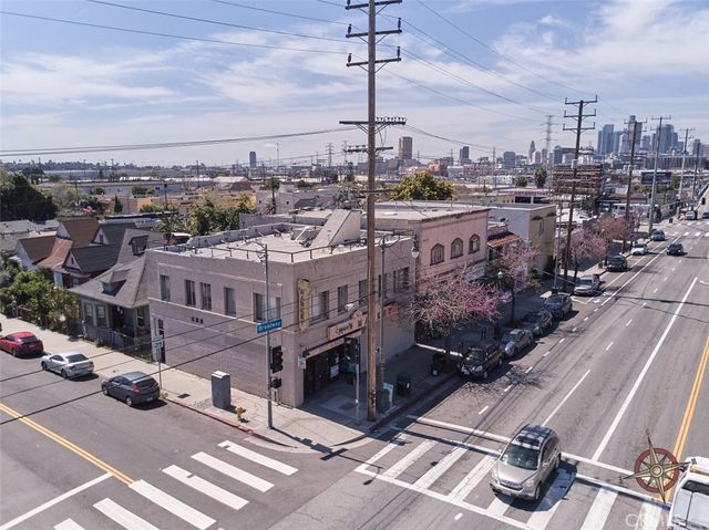 $1,350,000 | 1830 North Broadway | Lincoln Heights