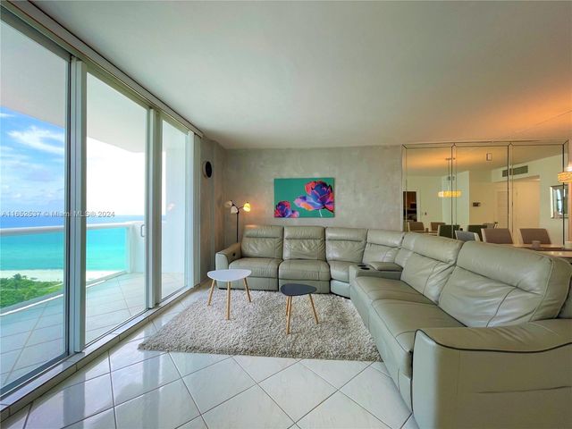 $3,000 | 5001 Collins Avenue, Unit 15D | Millionaire's Row