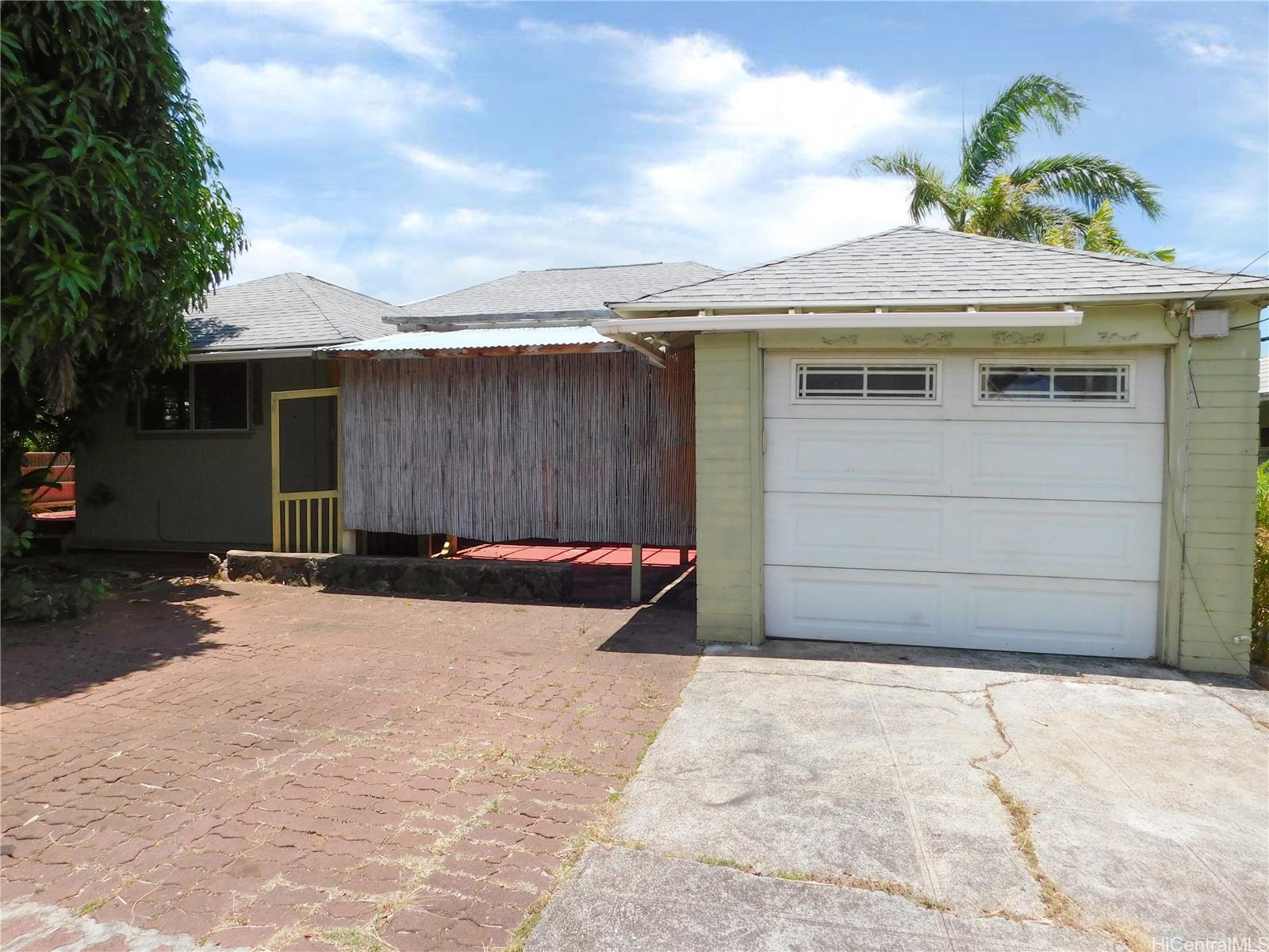 a view of a garage