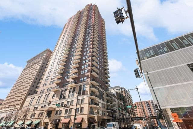 $1,075,000 | 41 East 8th Street, Unit 3502 | South Loop