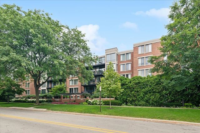 $438,000 | 1633 2nd Street, Unit 502 | Highland Park