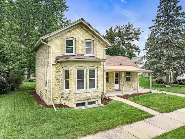 $209,900 | 906 Wisconsin Street | Watertown