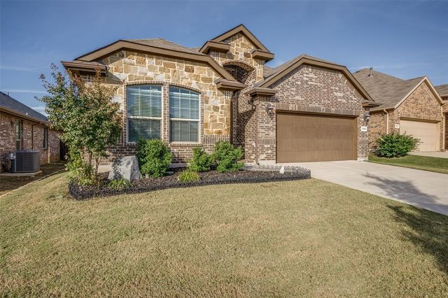 $430,000 | 1808 Spinnaker Drive | Denton