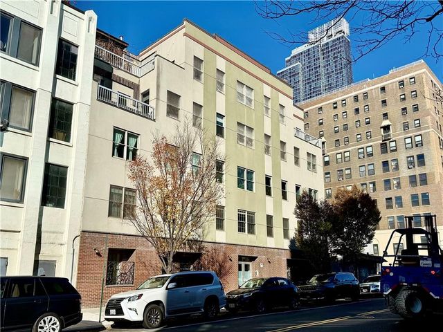 $715,000 | 52 3rd Avenue, Unit 1A | Boerum Hill