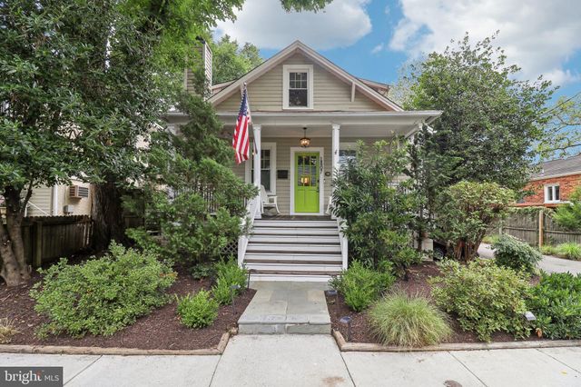 $1,495,000 | 1807 North Wayne Street | Lyon Village