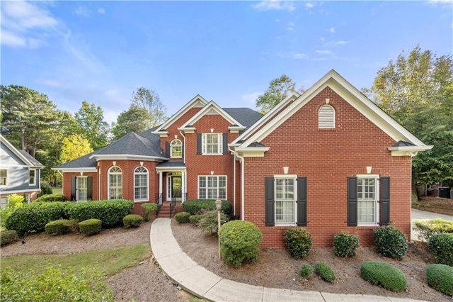 $715,000 | 4510 Knightsbridge Road | Royal Lakes