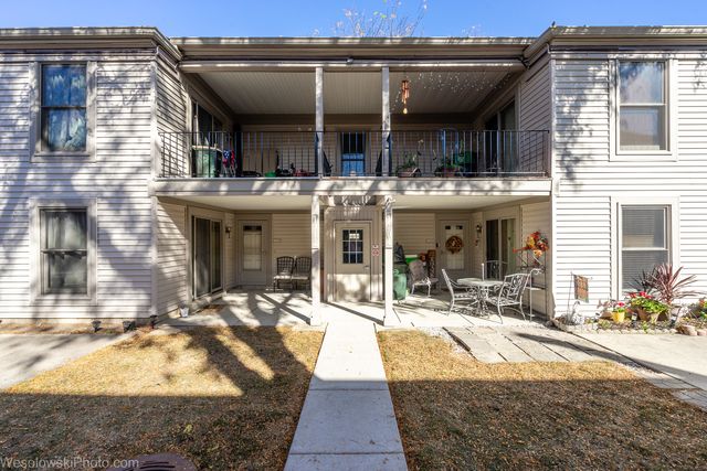 $229,900 | 1704 Fayette Walk, Unit E | Hoffman Estates