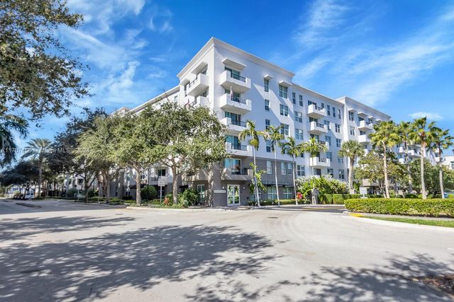 $475,000 | 2421 Northeast 65th Street, Unit 211 | Lauderdale One