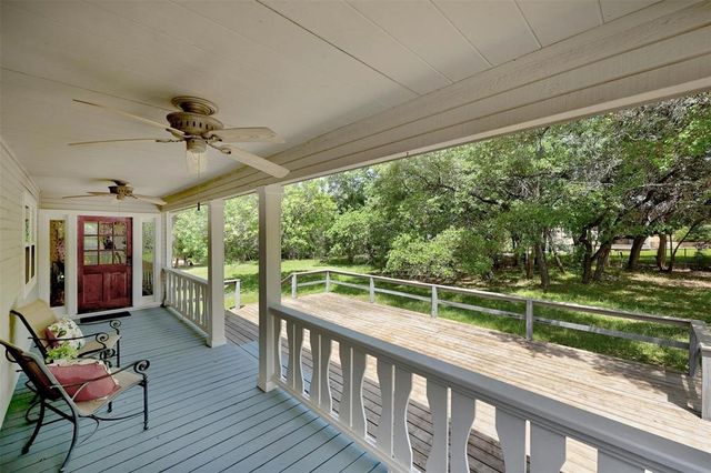 $839,000 | 2115 Saratoga Drive | Austin Lake Estates