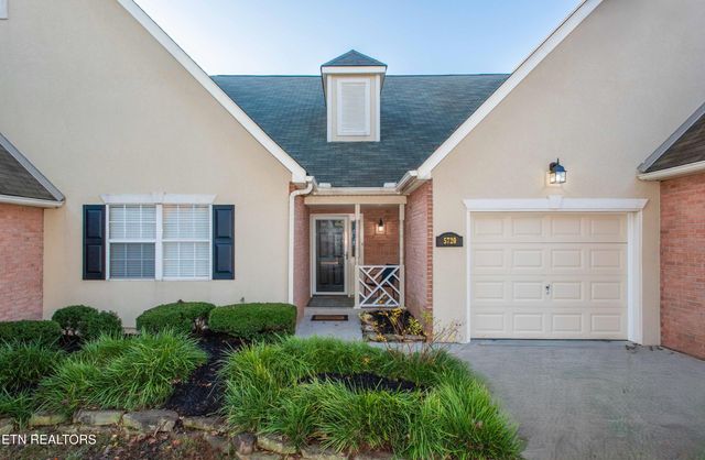 $324,900 | 5720 Fall Creek Lane | Moss Creek Villas