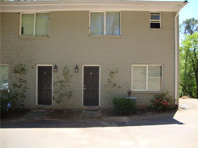 $1,665 | 2451 Peachwood Circle Northeast, Unit 3