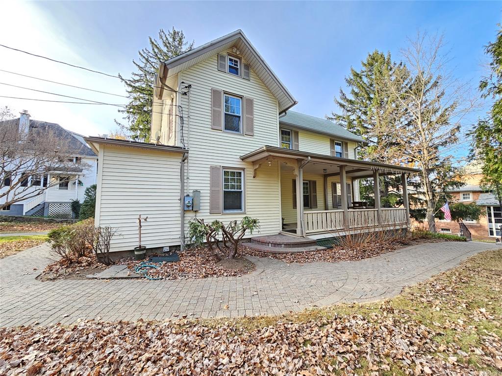 Front of house featuring a porch