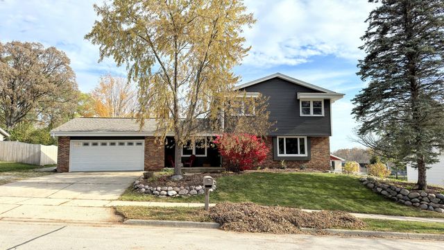 $439,900 | 1019 Canterbury Lane | Waukesha