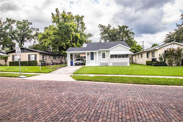 $374,900 | 422 East Belmar Street | South Lake Morton Historic District