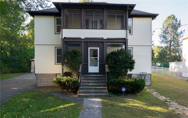 $2,200 | 17 Branch Avenue | Branch Village