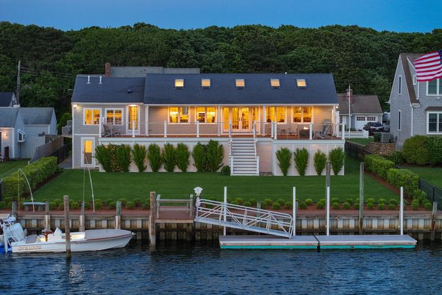 $3,250,000 | 117 Pawkannawkut Drive | South Yarmouth