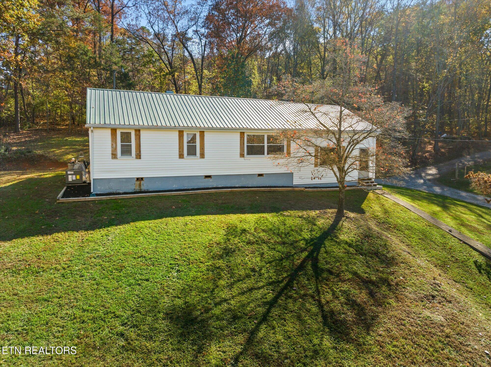 02-6439-Henegar-Rd-Corryton-TN-2