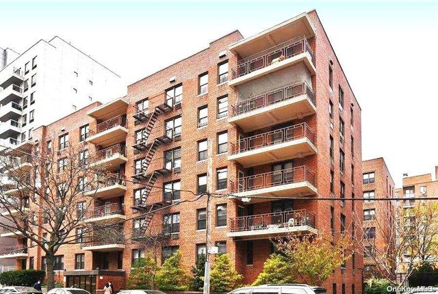 $517,000 | 137-05 Franklin Avenue, Unit 2D | Flushing