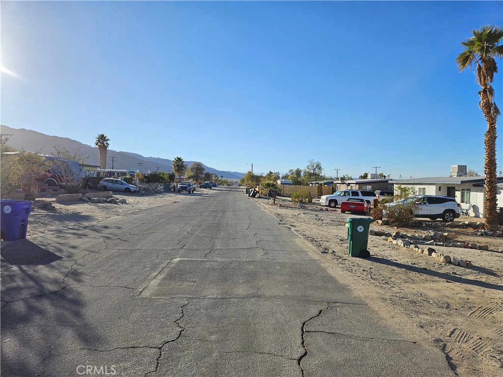 a view of a parking area