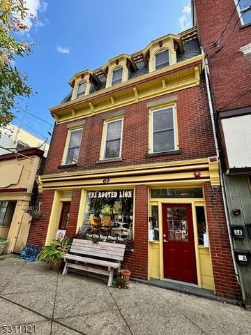 $1,600 | 69 East Washington Avenue | Washington