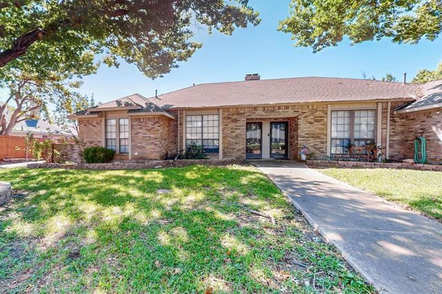 $2,390 | 7111 Pleasant View Drive | Lake Highlands