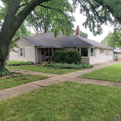 $209,500 | 425 Kansas Avenue | Holton