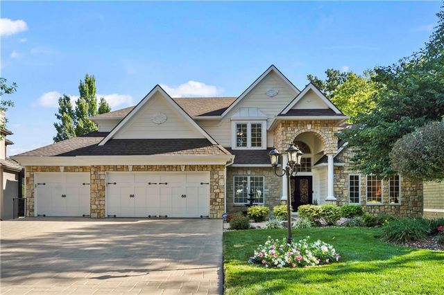 $2,395,000 | 422 South Shore Drive | Lake Winnebago