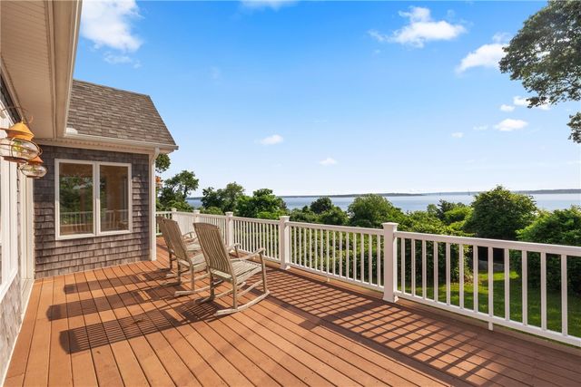 $989,000 | 43 Fairview Avenue | Prudence Island