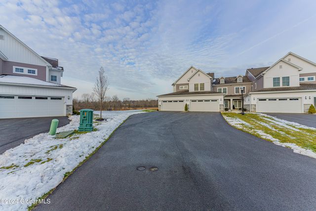 $575,000 | 23 Wardley Circle | Colonie