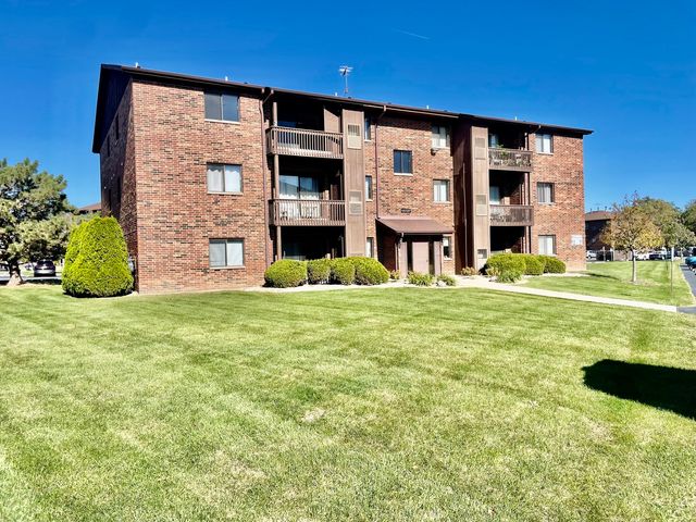 $158,000 | 15727 Peggy Lane, Unit 9 | Oak Forest