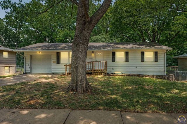 $2,100 | 3020 Southwest Arnold Avenue | Prairie Vista