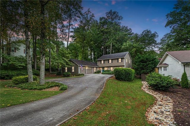 $789,000 | 7405 Princeton Trace Northeast | Sandy Springs