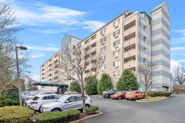 $389,001 | 701 Pelham Road, Unit 2F | South Side