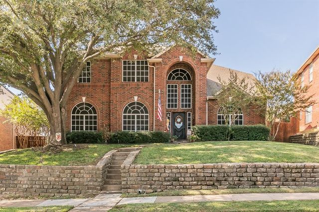 $555,000 | 3605 Flagstone Drive | Northwest Carrollton