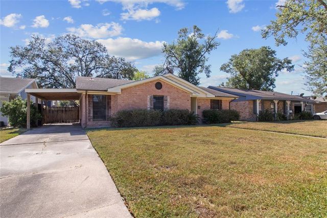 $349,900 | 5511 Verdome Lane | Oak Forest-Garden Oaks