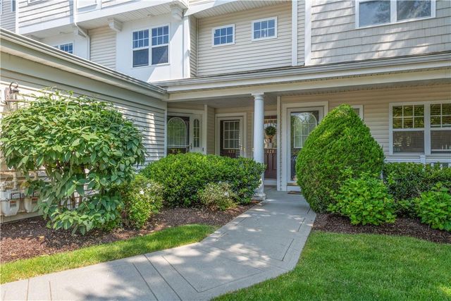 $490,000 | 428 Highridge Court | Peekskill