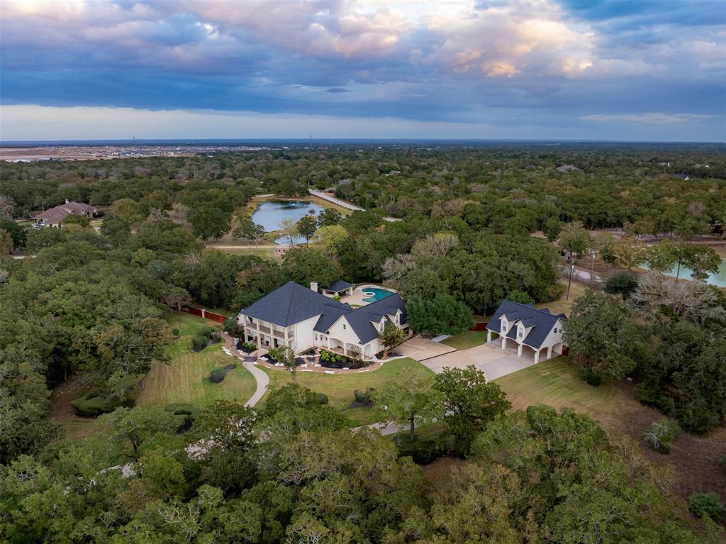 an aerial view of multiple house