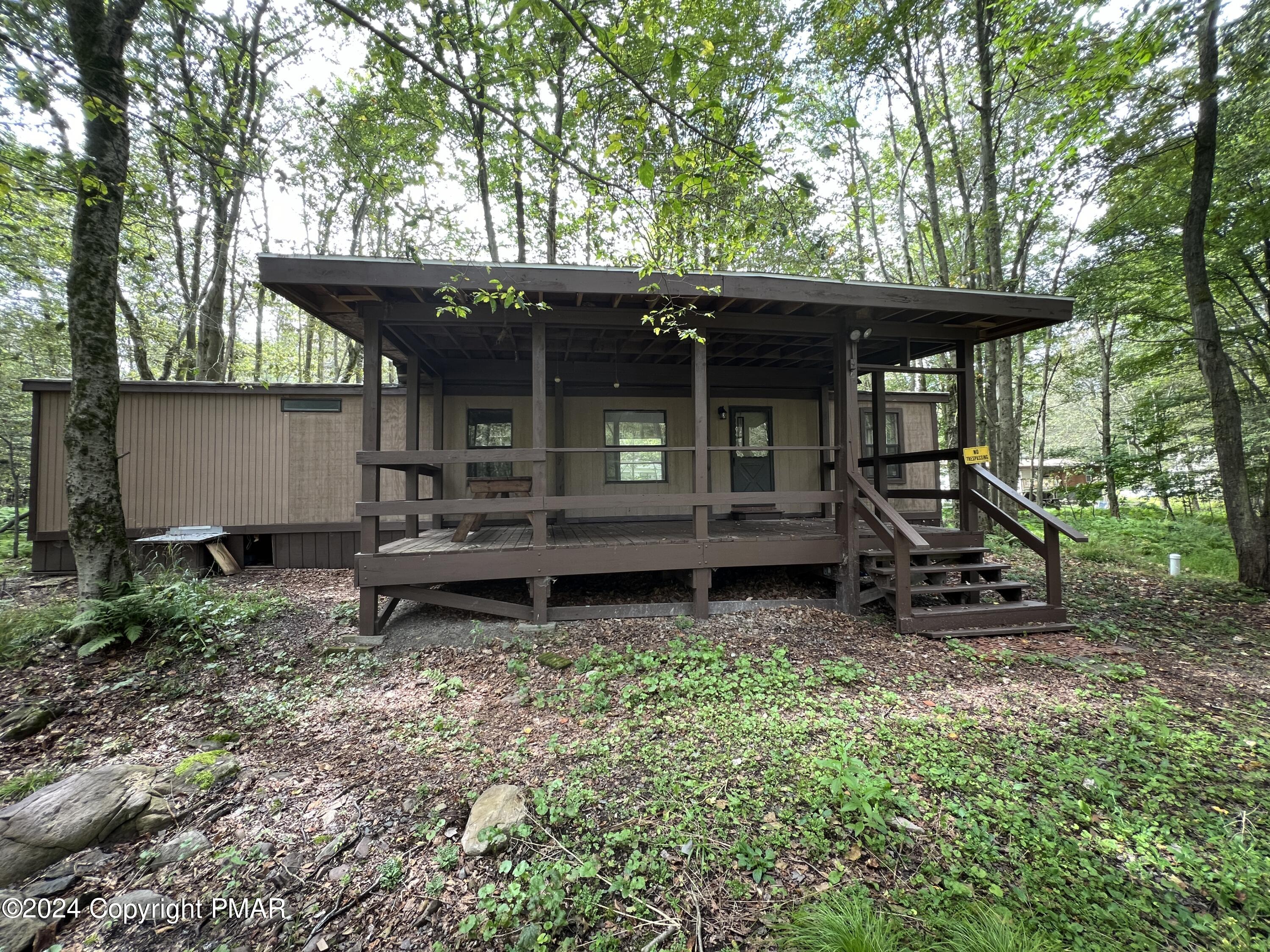 a view of house and outdoor space