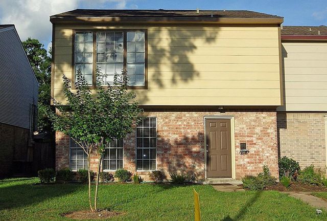 $1,500 | 5528 Deep Forest Drive | Oak Forest-Garden Oaks