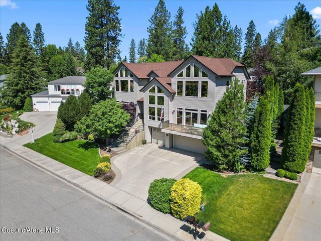 $950,000 | 5628 East Shoreline Drive | Riverside Harbor