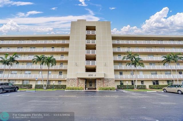 $274,900 | 200 Southeast 5th Avenue, Unit 601 | Dania Beach