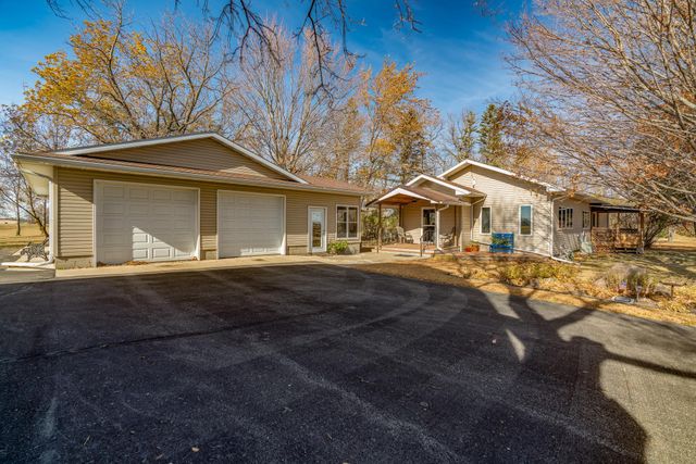 $449,900 | 43021 160th Street | Blooming Grove Township - Waseca County