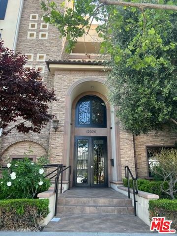 $4,800 | 12026 Hoffman Street, Unit 204 | Studio City