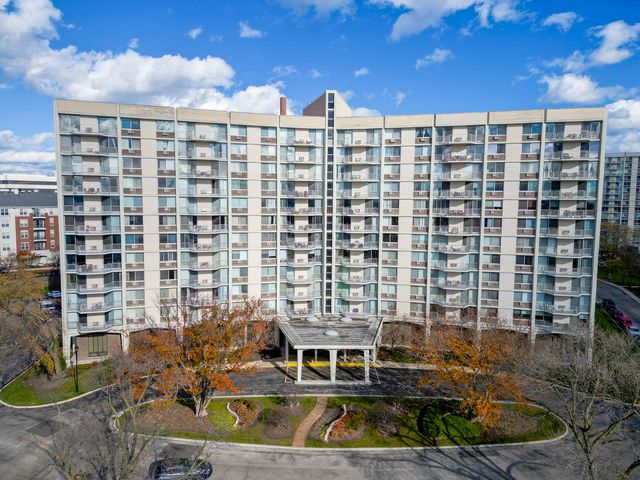 $239,000 | 20 North Tower Road, Unit 4F | York Township - DuPage County