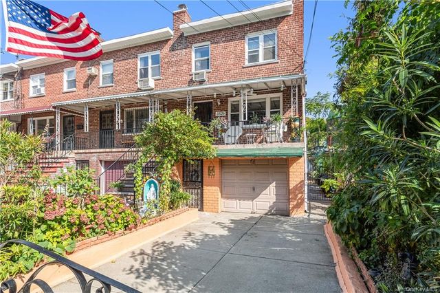 $800,000 | 2526 Matthews Avenue | Bronxwood