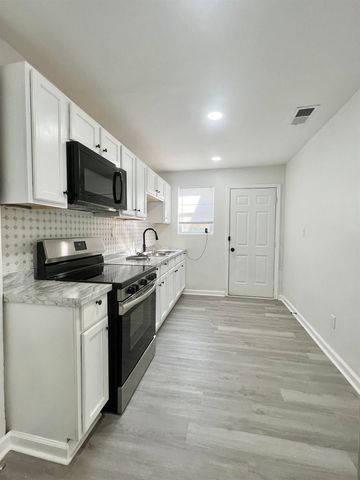 $700 | 125 Majuba Avenue | Riverside